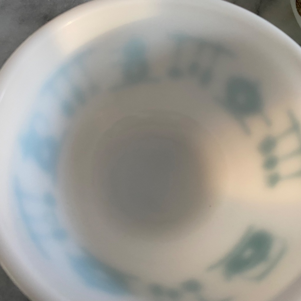 Vintage  Hazel Atlas kitchenaid utensils turquoise beaded mixing bowl 8 inch - Picture 2 of 2